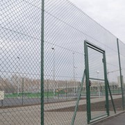 Сетка плетёная для теннисных кортов и спортивных площадок фото