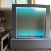 Водопад по стеклу фото