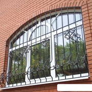 Решетки на окна металлические кованые фотография