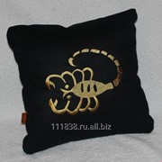 Подушка Скорпион черная фото