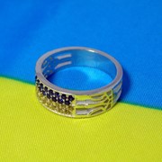 Серебряное кольцо с камушками фото