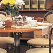 Мебель для кафе, ресторанов: Столы и стулья, Вешалки фото