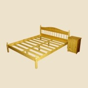 Кровать из сосны фотография