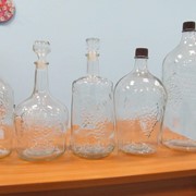 Подарочный набор стеклянных коллекционных бутылей «Виноградный» фото