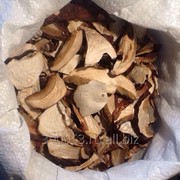 Сухие белые грибы, лисички, подосиновики фотография