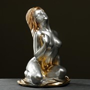 Фигура “Девушка сидябольшая“ серебро, 58х45х40см фото