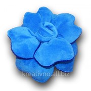 Голубая диванная декоративная подушка "Цветок" (флис, синтепух) Размер 40 см