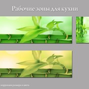 Яркий кухонный фартук из фактурного стекла