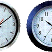 Часы настенные с логотипом фотография