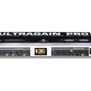 Микрофонный предусилитель Behringer Mic2200 Ultragain Pro фото