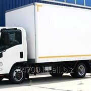 Автомобиль грузовой Isuzu NMR85H фургоном промтоварный фото