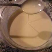 Молоко сгущенное консервированное фото