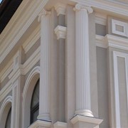 Карнизы,оконные наличники,колонны,межэтажные пояса. фото