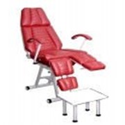 Педикюрно-косметологическое кресло КП-3 с регулируемыми пуфиками для ног, с подставкой для ванночки