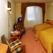 Двухместный однокомнатный номер повышенного комфорта гостиница Киев фото