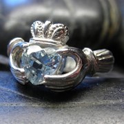Серебряное кольцо с аквамарином оригинальный подарок фото
