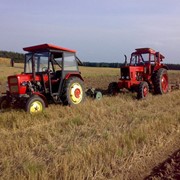 Тракторы сельскохозяйственные фотография