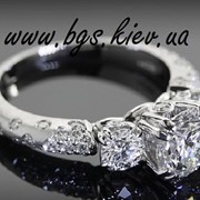 Кольца женские с бриллиантом