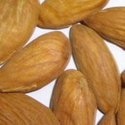 Миндаль очищенный и в скорлупе фото