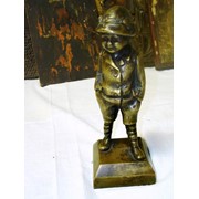 Настольная бронзовая фигура“Баварский мальчик“ фото