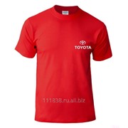 Футболка красная Toyota вышивка белая фотография