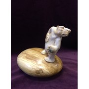 Скульптурная композиция "Медведь на глыбе", бивень мамонта, яблоня